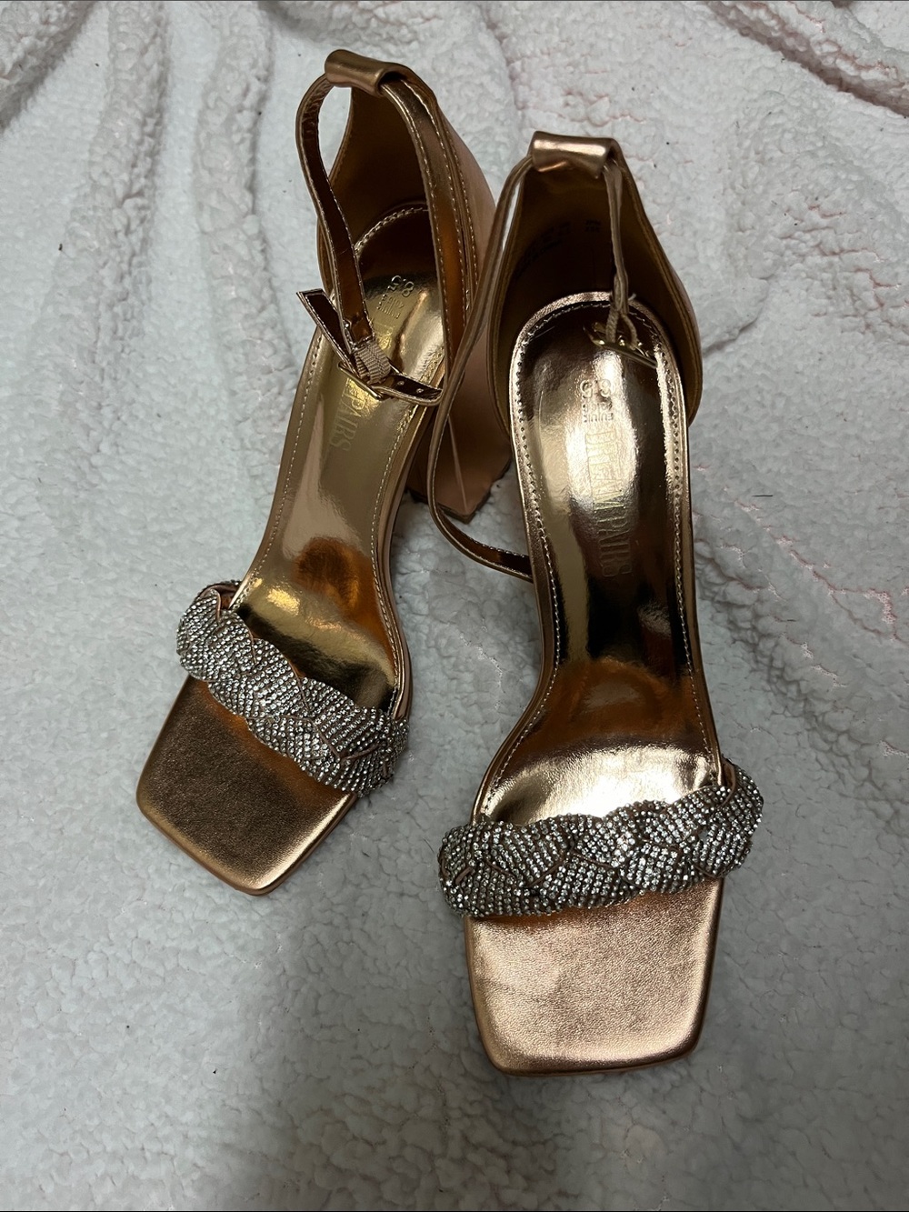Dream Pairs Metallic Rose Gold Crystal Braided Block Heel 4 in heel Never Worn - Picture 2 of 4